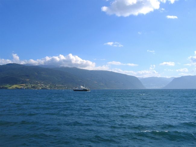 ソグネフィヨルドの風景 <br /><br />A scene of Sognefjord