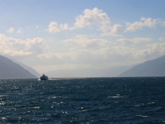 ソグネフィヨルドの風景<br /><br />A scene of Sognefjord