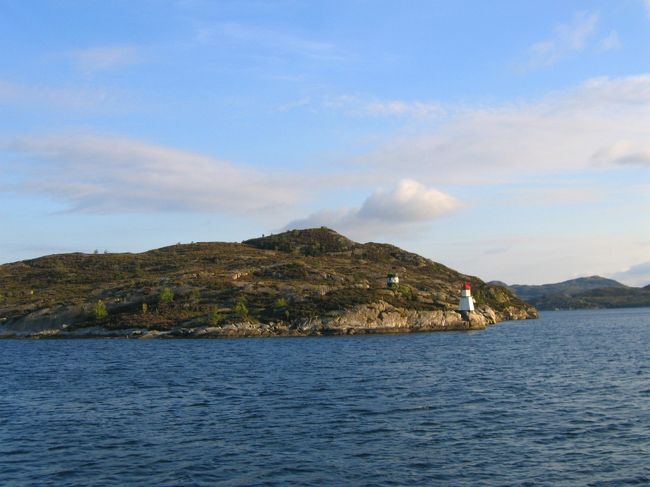 ソグネフィヨルドの風景<br /><br />A scene of Sognefjord