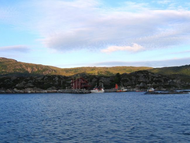 ソグネフィヨルドの風景<br /><br />A scene of Sognefjord