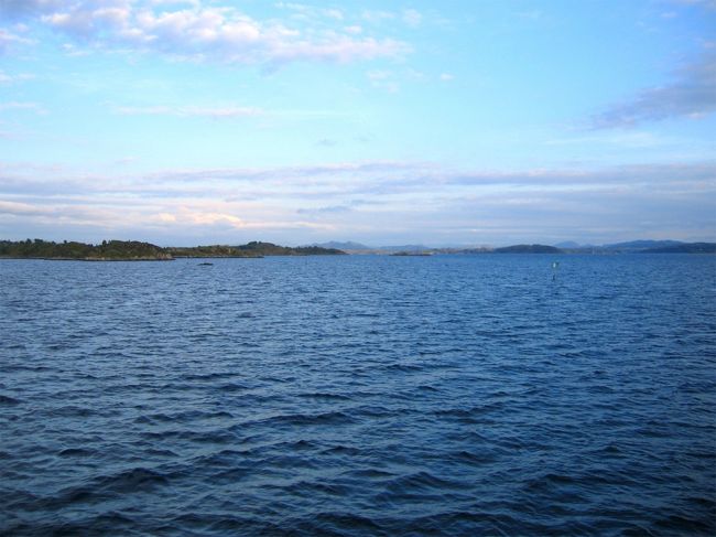 ソグネフィヨルドの風景<br /><br />A scene of Sognefjord