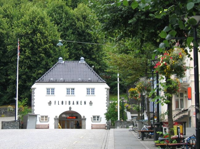フロイエン山へ行くケーブルカーのターミナル<br /><br />The terminal of the funicular to Fl&amp;oslash;yen