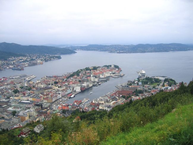 フロイエン山から見たベルゲンの街<br /><br />The city of Bergen, seen from Fl&amp;oslash;yen