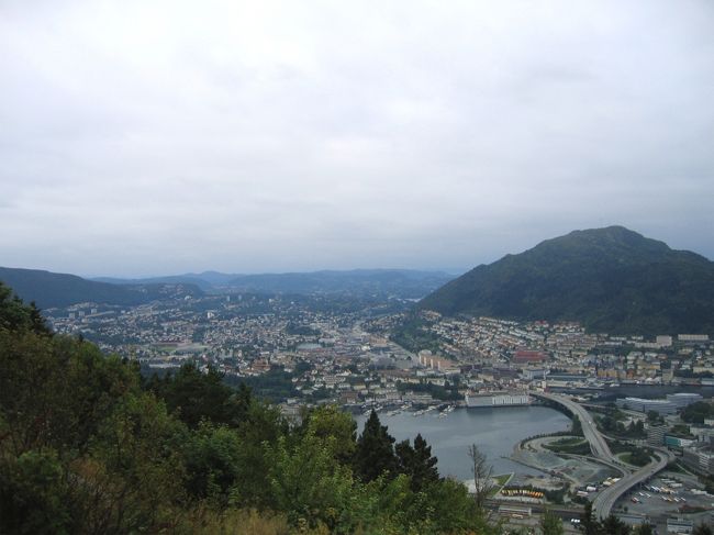 フロイエン山から見たベルゲンの街<br /><br />The city of Bergen, seen from Fl&amp;oslash;yen