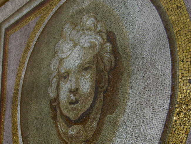 キューポラのモザイク画