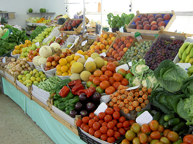 こちらは青果。日本と比べるのもどうかとは思いつつ、どれも激安。値札に書かれているのはキロあたり値段で、日本で買う一個あたりの値段と同じくらいだったりする。