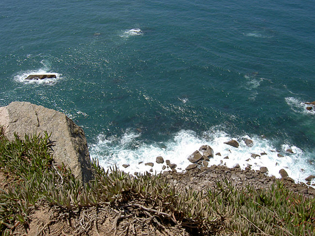 崖の上から（落ちたら助からないな・・）