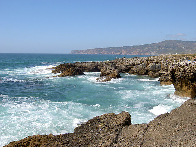 帰る途中の磯から見たロカ岬。今度来るときは釣竿を持ってこようと誓う。