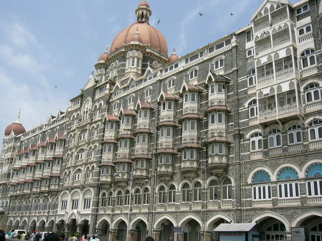 ボンベイの中心部にあるタージホテル（旧館）です。