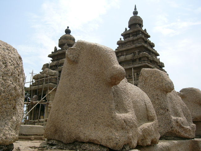 マハーバリプラムにある世界遺産「海岸寺院」です。