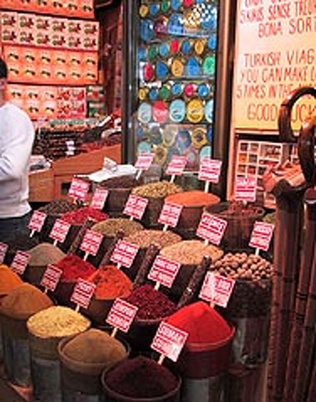 トルコのスパイス。<br />オススメはSumak（スマック）という赤いスパイス。<br />サラダにかけると美味です！<br />買う前はちょろっと舐めて味見を忘れずに！