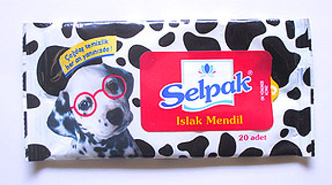 コロンヤの香りつきウェットティッシュ。<br />暑い日は重宝〜。