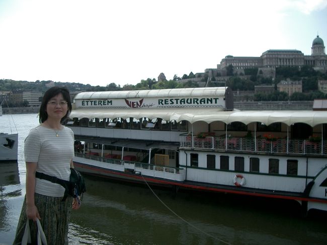 昼食をとった船上レストラン<br />