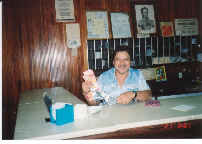 カラカス：宝くじの大好きなホテルオーナー