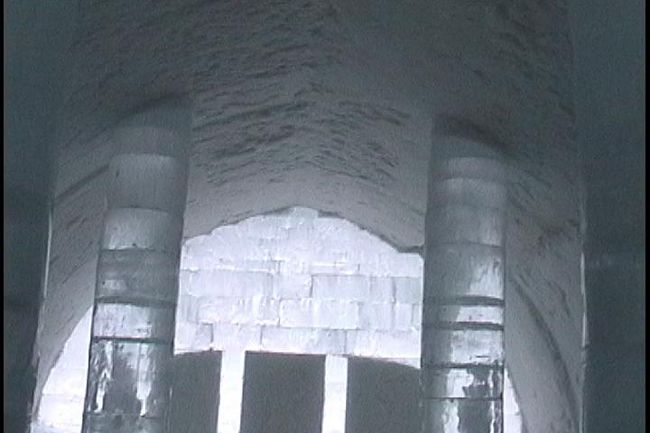 ホテルの敷地にある教会の天井。　実際に結婚式も行われることもあるそうです。