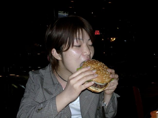 バーガーもAmericanサイズ！