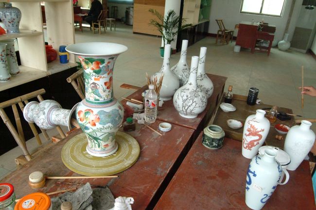 景徳鎮の陶磁器のアイデア工芸品は牧童を出して黄牛に