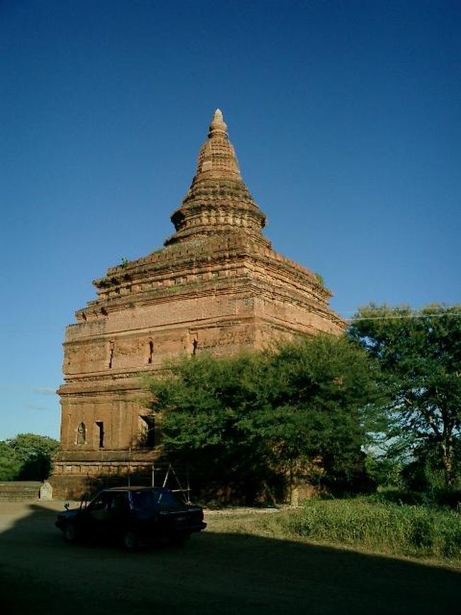 ナツラァワン寺院です。