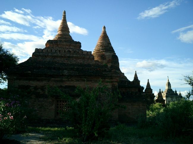 セィンニェ･アマ寺院とセィンニェ･ニィーマパゴダ