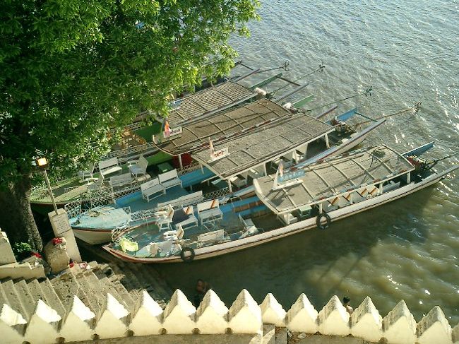 ブーパヤーパゴダから見た水辺。昔は船の安全を祈る神社だったと思います。