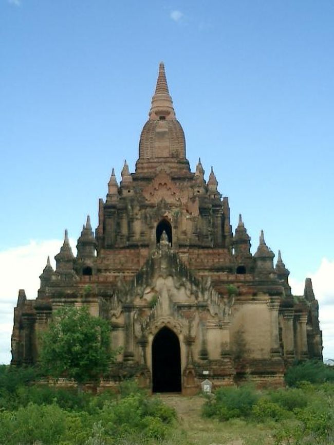 多分シュエグージー寺院。