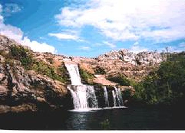 近郊には、このような滝が無数存在する。