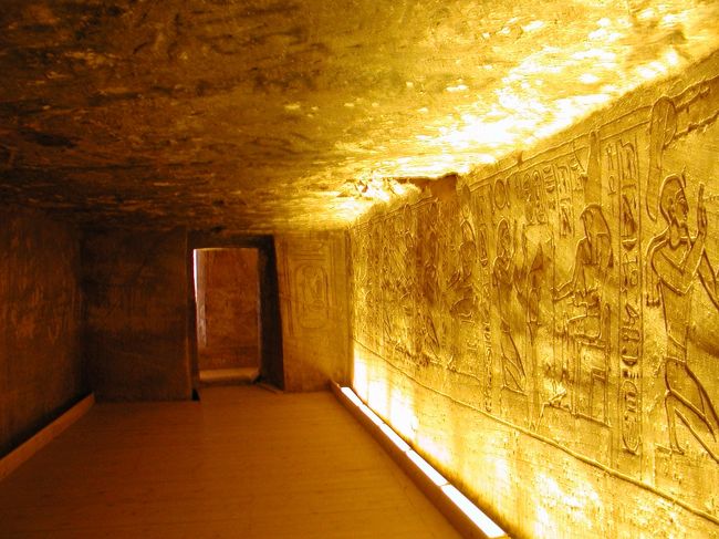 遺跡の中はとても神秘的でした。