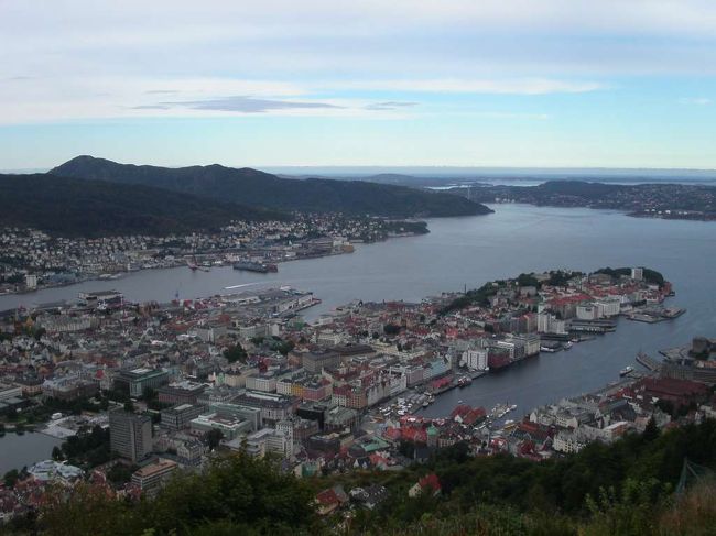 フロイエン山からの景色は有名。ケーブルカーでここまで来ます。