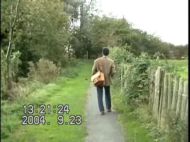 小説『猫町』をご存知ない人のために、小説を簡単にご説明。（岩波文庫『猫町』より抜粋）<br /><br />私は独特の方法で、不思議な旅行ばかりを続けていた。しかしその旅行は私の健康を害した。私は医師の注意によって運動のために散歩を始めた。<br />私は方角を直覚する感官機能に欠陥があるのか、道を歩きながら瞑想する癖がよくないのかしばしば迷子になり、不思議な町に入り込んでいくことがあった。家人は狐に化かされたのだよと言ったが。<br />