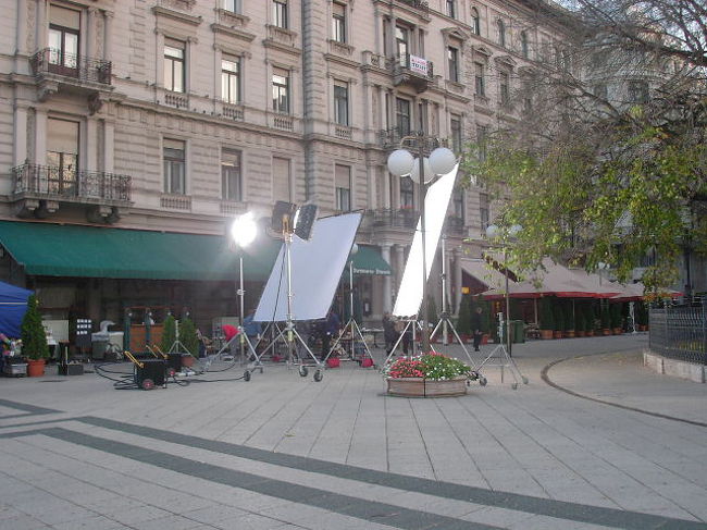 映画の撮影をしていました。<br />いやぁ、こういうものに遭遇するのは面白いですね。<br />イタリアに続けて２回目だね、映画は。<br />こうやって街中使って大胆に撮影するのはいいことだと思いますね。