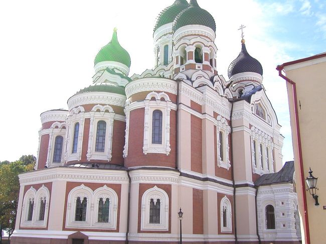 ギリシャ正教独特の教会。不思議な牧師に出会いました。