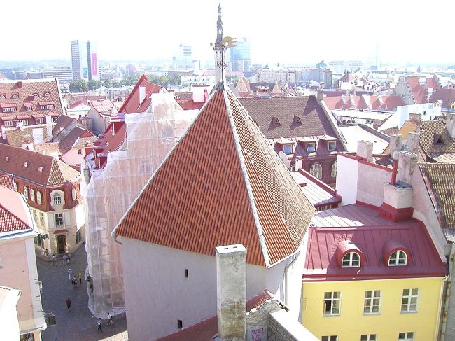 丘の上からの町の美しさはダントツです。北欧よりずっと開放的で明るい印象があります。