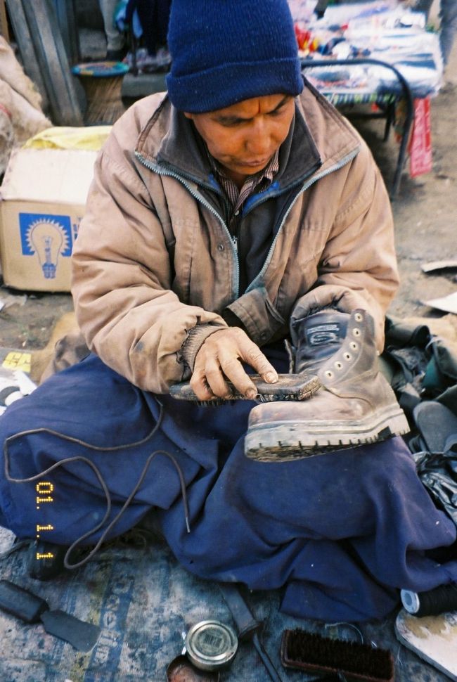 靴磨きやさん（バネパ）<br /><br />●ホント、ぴっかぴか　になりました。<br />結果は↓<br />　http://4travel.jp/traveler/chitoshi/tips/　で