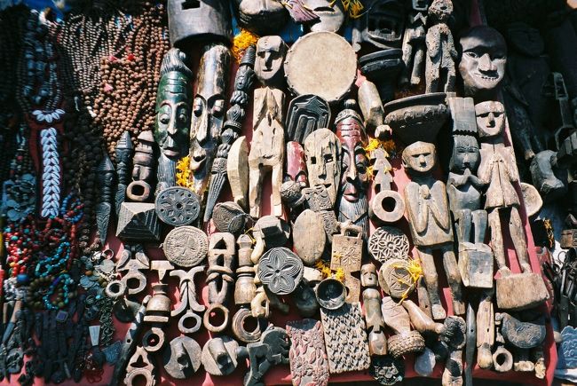 不気味<br /><br />●いくら笑顔でも、ちょっと呪われそうな面々。