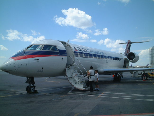 楽しい楽しいナイアガラよサヨウナラ。<br />トロントからニューヨークへ・・・<br />（ニューヨークにはワールドトレードセンターがありましたが２ヶ月後になくなりました・・・ので、ニューヨーク旅行の掲載予定はありません・・・(>_