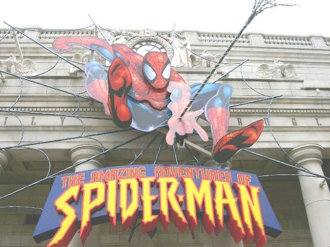 スパイダーマンは３Ｄが結構本気で怖かったため<br />「助けてースパイダーマーン！」状態。<br /><br />相方は酔っていた。<br /><br />かっこいいなぁ、スパイダーマン。