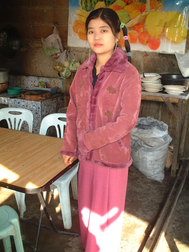 リンリンちゃん（勝手に命名）の食堂でチョッと休憩。