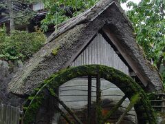 「伯耆古代の丘公園」の近くには、日量2500トンの湧水を誇る、環境庁に指定された名水百選のひとつ「天の真名井」があります(*^｡^*)　山陰を代表する名水なんです♪