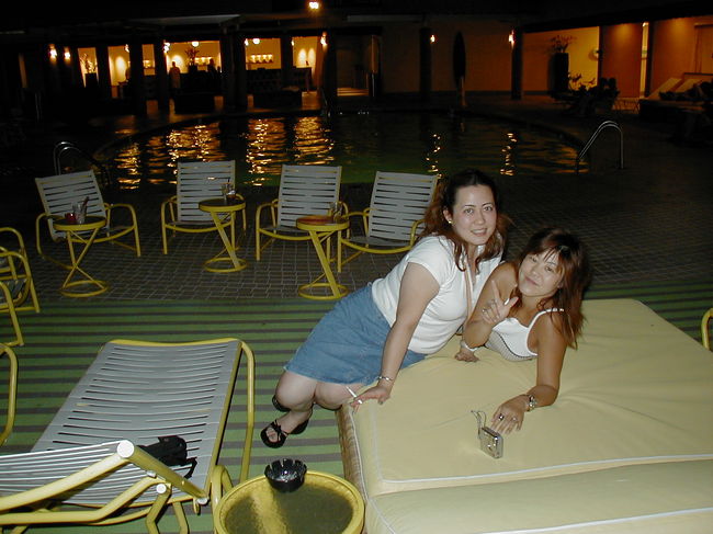 ホテルのプールサイド