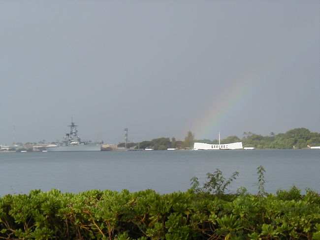 「アリゾナ」に掛かる虹。