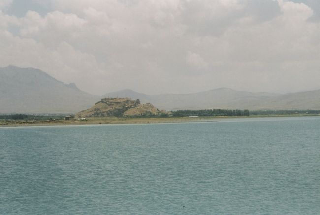 ヴァン湖です。