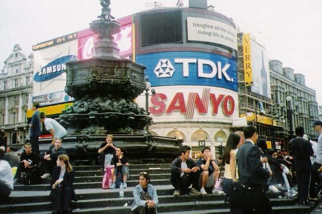 そしてロンドンにもやってきました。<br />これで３度目になります。<br />ピカデリー・サーカスです。