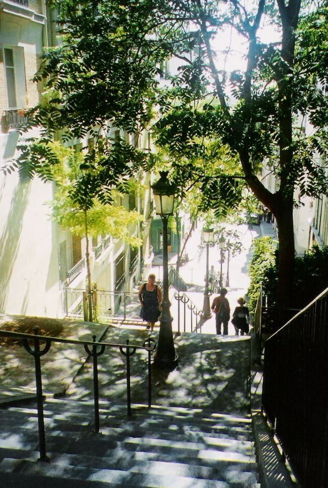 モンマルトルの丘なのかな、これが。<br />よくわかんないけど、とてもすがすがしい感じでした。