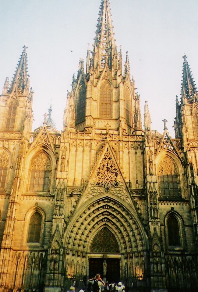 たしかバルセロナにあった聖堂だと・・。