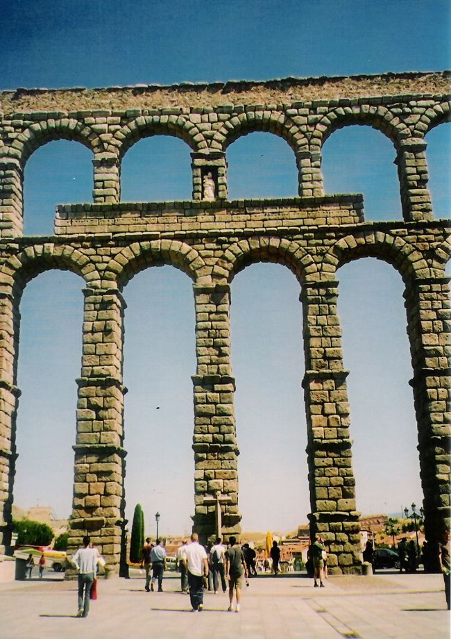 セゴビアのローマ時代の水道橋です。