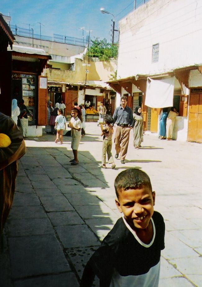 迷路状になった旧市街が見ものみたいで、確かに迷いました。<br />写真は旧市街の外なので、まだ普通の町っぽいけど・・。