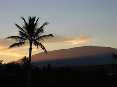 ハワイ島2002-3　キラウエア   30/     1

 マウナケア山の朝｡4000ｍを超える山頂には各国の望遠鏡がある｡