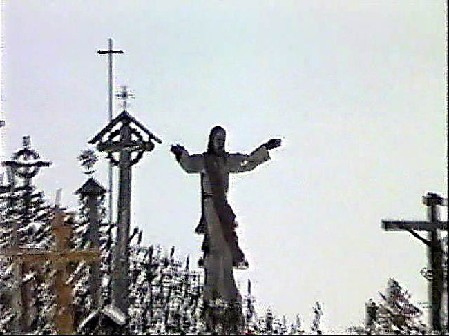 リトアニアの旅【３】　民族の祈りと悲しみの象徴　十字架の丘