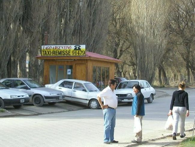 街中には何箇所もこのようなタクシー乗り場がある。