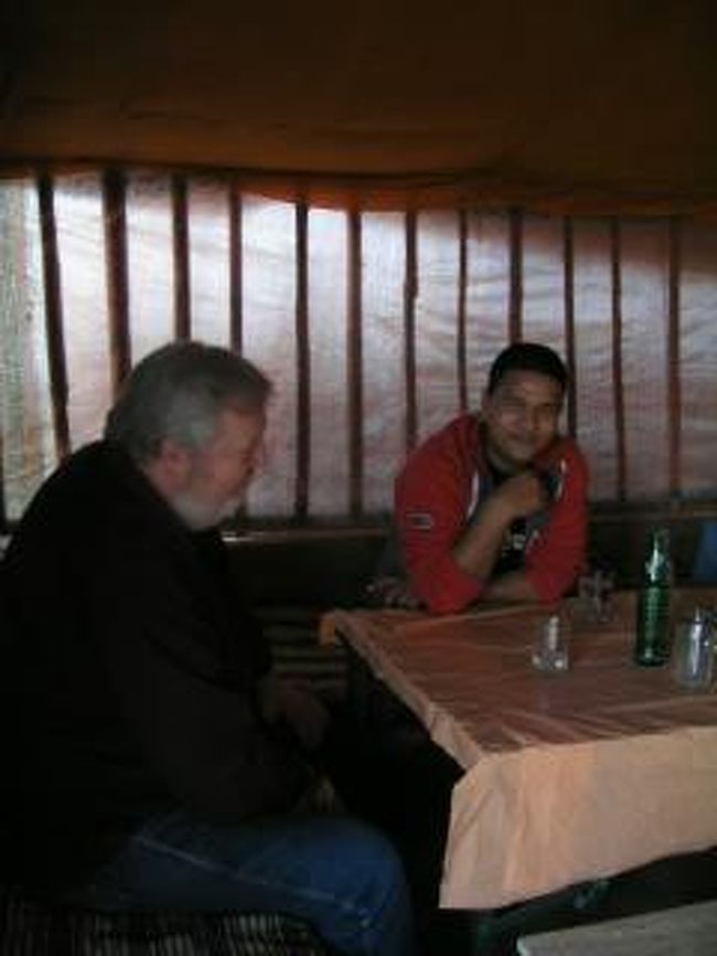 さんざお世話になっているSher、ネパール人の友達。<br />ドイツ人のゲストとともにインドツアー中、再会する。